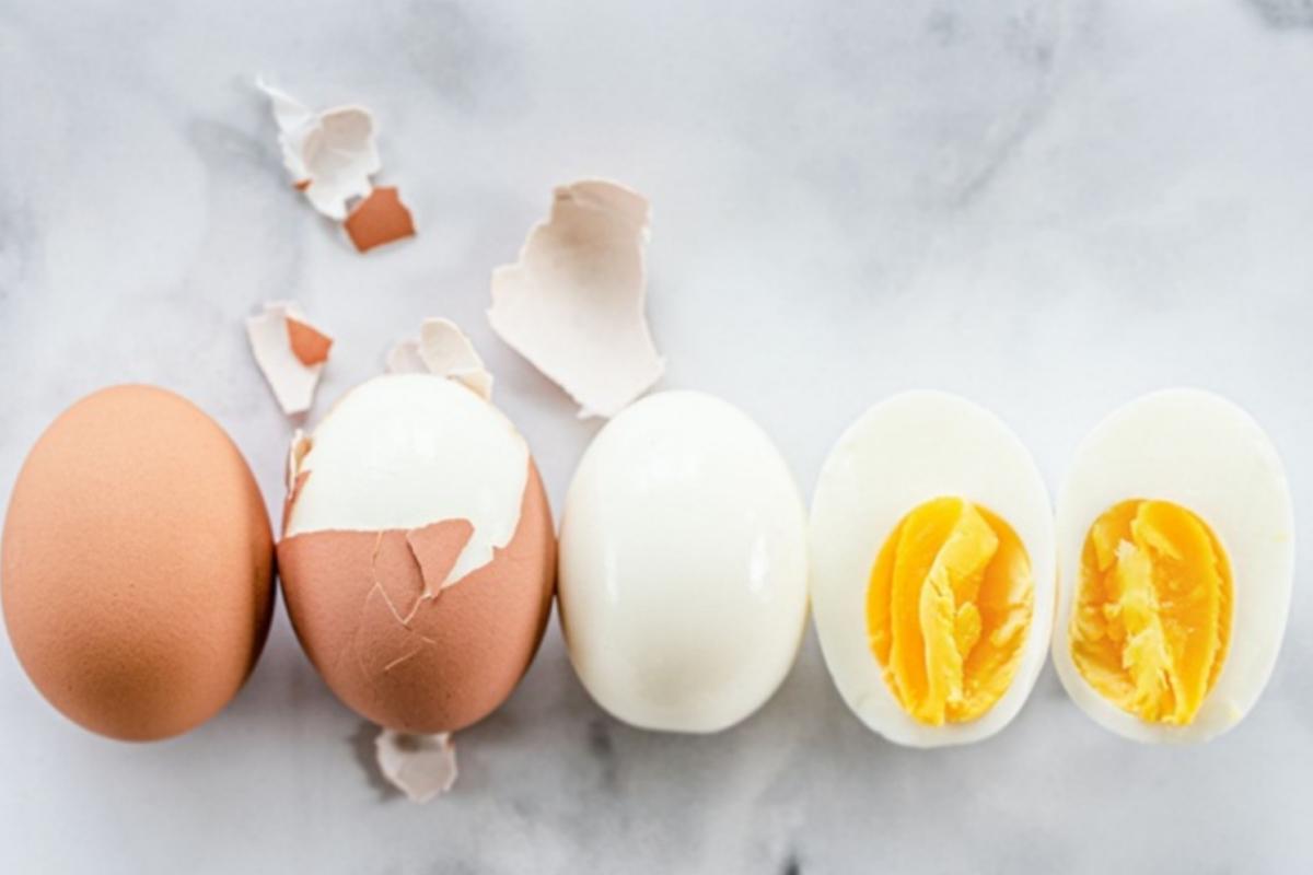 Những điều cần lưu ý khi sử dụng trứng gà luộc trị mụn đầu đen